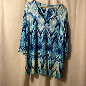 🦄🦄 Chicos blue, green and yellow tunic with a white bead accent size 0